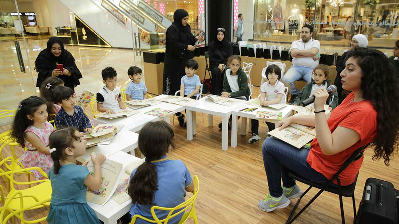 «صندوق القراءة» يسعى إلى غرس ثقافة المطالعة لدى الجميع. أرشيفية