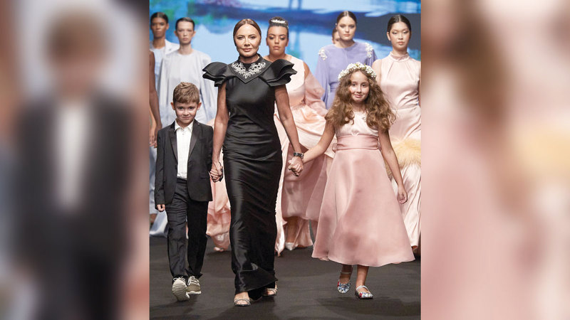 عروض لنخبة من المصممين البارزين في عالم صناعة الموضة قدموا مجموعاتهم الخاصة بموسم خريف وشتاء 2022-2023. الإمارات اليوم