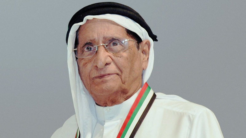 الدكتور أحمد كاظم أول جراح عظام إماراتي. من المصدر