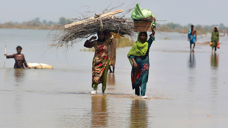 آلاف العائلات نزحت من مناطقها بسبب الفيضانات.   أرشيفية