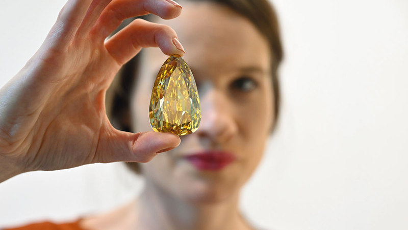 صوفي ستيفينز: «الدار قررت الكشف عن الماسة الضخمة الحجم من دبي، لأهمية سوق المدينة بالنسبة لنا».