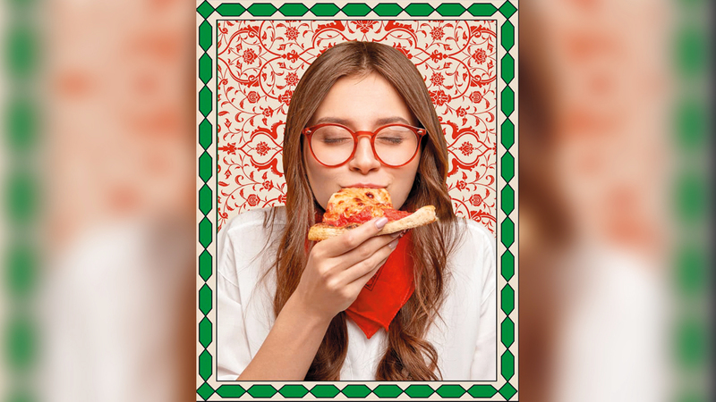 مأكولات متنوّعة تقدمها فعالية «كانتين الشاطئ».   من المصدر