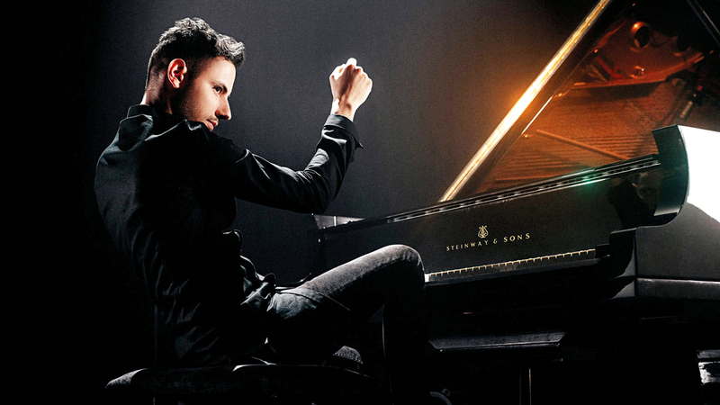 أسرع عازف بيانو في العالم يعزف في «دبي أوبرا» 11 نوفمبر المقبل.   من المصدر