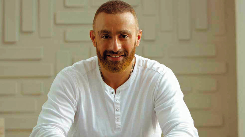 السقا يشارك الجمهور تجربته الإبداعية وكواليس أبرز أعماله.   من المصدر