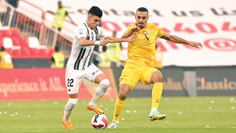 بن شرقي سجل هدفي الجزيرة في المباراة. تصوير: إريك أرازاس