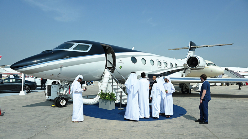شركات أفادت على هامش معرض أبوظبي للطيران بأن سوق الطيران الخاص نما بنسبة وصلت إلى 70% مقارنة مع عام 2019. تصوير: نجيب محمد