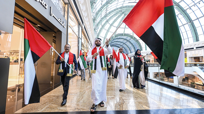طيف واسع من الفعاليات الثقافية يقدمها مهرجان اليوم الوطني الإماراتي، والذي انطلقت أولى فعالياته أمس . تصوير: باتريك كاستيلو