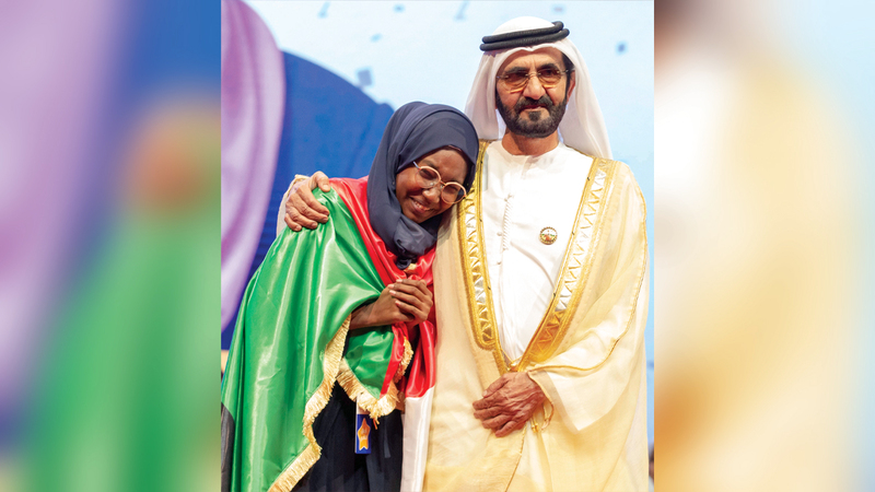 «تحدي القراءة» الذي أطلقه محمد بن راشد شكّل نقلة نوعية للحراك القرائي العربي وسلط الضوء على طاقات وقدرات جيل جديد طموح وواثق. أرشيفية