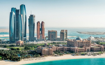 الصورة: توقعات إيجابية برفع إشغالات الفنادق ومراكز التسوق بعد إلغاء قيود «كورونا»