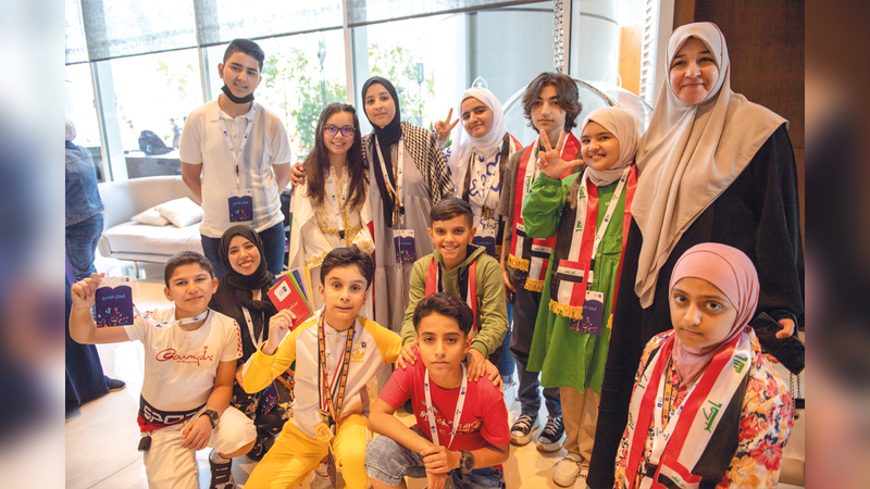 تتطلع عيون 19 بطلاً رفعوا رايات الوطن العربي من خلال القراءة ولغة الضاد ليمثلوا أوطانهم في الحفل النهائي للمبادرة.   تصوير: يوسف الهرمودي