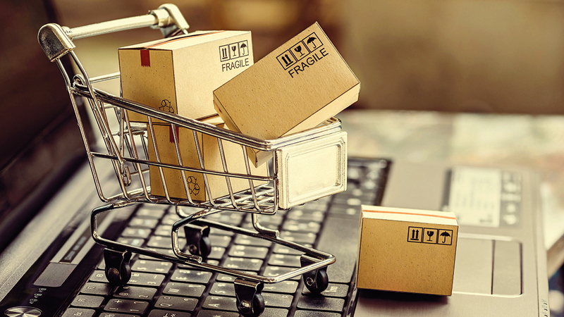 العروض تتضمن قيمة مضافة ومزايا مثل إتاحة ردّ واستبدال البضائع المبيعة والتسليم السريع.    أرشيفية