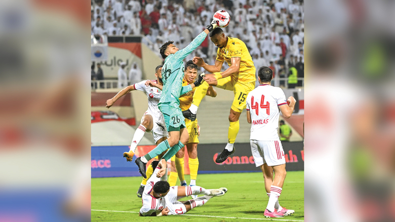 الشارقة والوصل من بين الأندية المتنافسة على الصدارة.    تصوير: أسامة أبوغانم