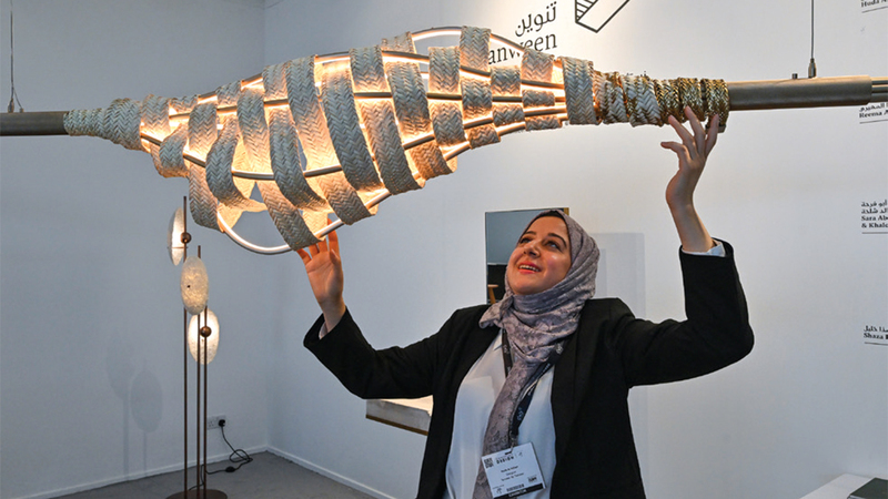 هدى العيثان: «تعمدت منح التصميم رمزية المرور بالوقت من الماضي إلى الحاضر والمستقبل».