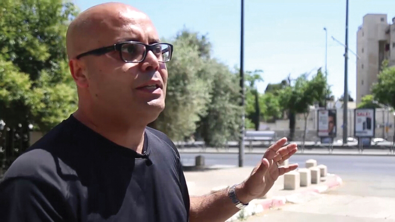 بن باديس: «موجود في كل عام داخل قرية عين كارم برفقة طلبة (يد بيد)، ونتمكن في عام من جني ما يقارب طناً من الزيتون».