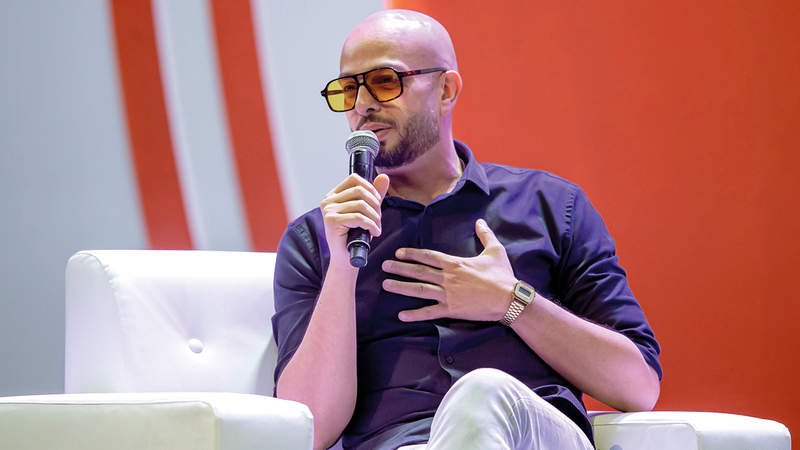 أحمد مراد: «كتبت رواية (الفيل الأزرق) بكل حرية، ولم أكن أتطلع إلى تحويلها للسينما، وكانت فكرة التحويل بمحض المصادفة».