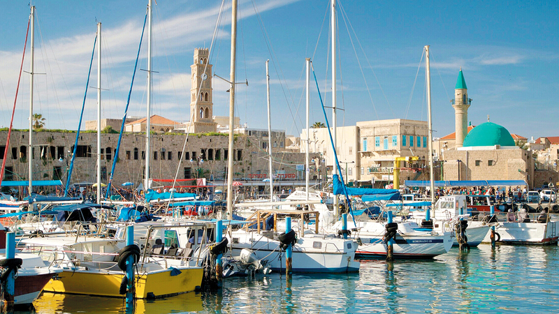 قوارب أهل البحر لجأت للعمل السياحي بدلا من الصيد. الإمارات اليوم