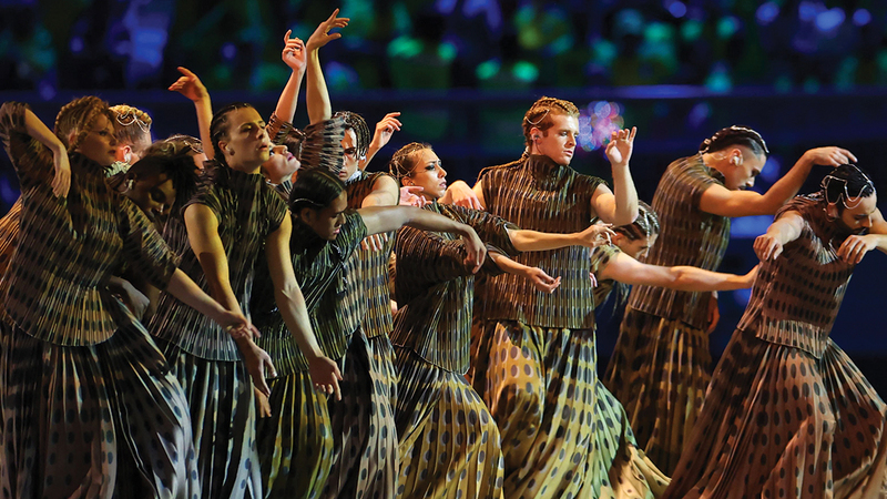 حفل الافتتاح شهد عروضاً فنية مبهرة مزجت بين الثقافات المختلفة. أ.ف.ب