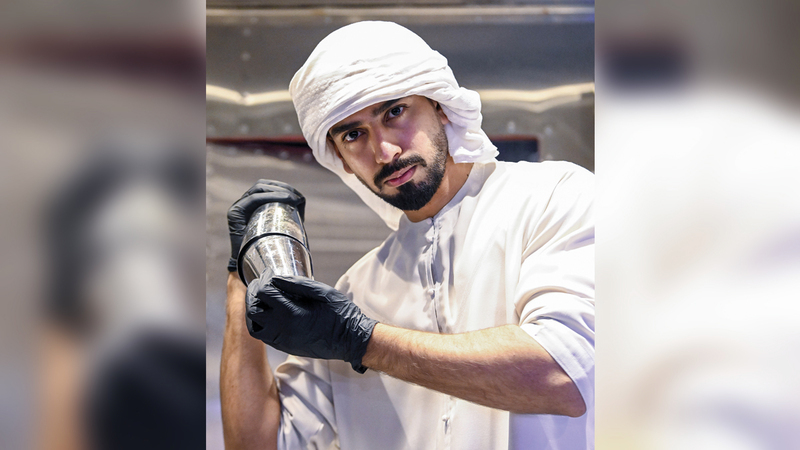 محمد الهرمودي: &laquo;أنصح الشباب بالتجربة، فهي التي تساعدهم على اكتساب الخبرة، والتعرف إلى الاهتمامات التي قد تأخذهم لمكان أفضل في المستقبل&raquo;.