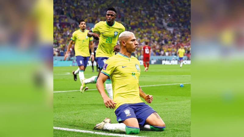 ريشارليسون سجل ثنائية البرازيل في شباك صربيا. رويترز