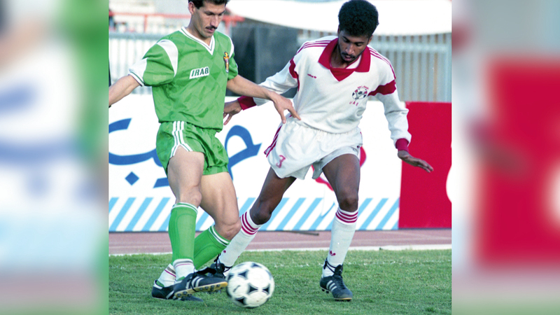 علي ثاني خلال مباراة «الأبيض» والعراق في كأس الخليج قبل أشهر من مونديال 1990. من المصدر