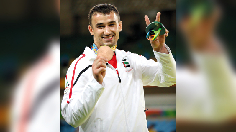 تتويج بطل الجودو الإماراتي سيرجيو توما ببرونزية الجودو لوزن 81 كيلوغراماً في أولمبياد ريو دي جانيرو 2016.   أرشيفية