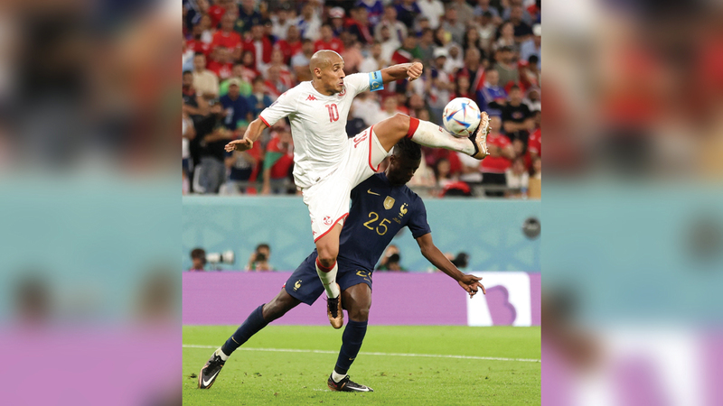 وهبي الخزري صاحب هدف الفوز لتونس في لقطة هوائية خلال لقاء فرنسا.   رويترز