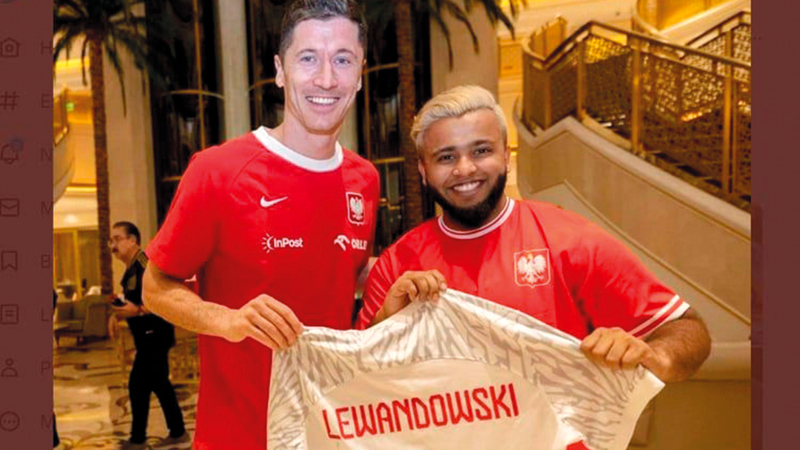 مشجّع ليفاندوفسكي.   من المصدر