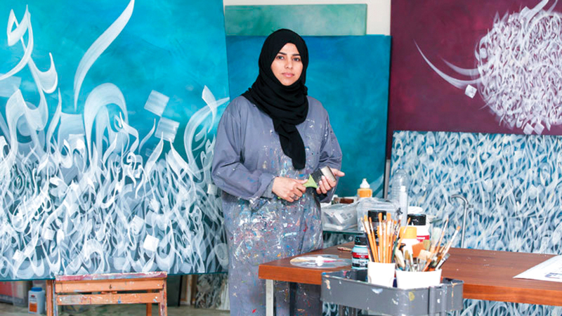 نرجس نورالدين: «فن الخط العربي يحظى أيضاً بدعم كبير في دولة الإمارات، على الرغم من كونه يتجه إلى شريحة أقل في المجتمع».