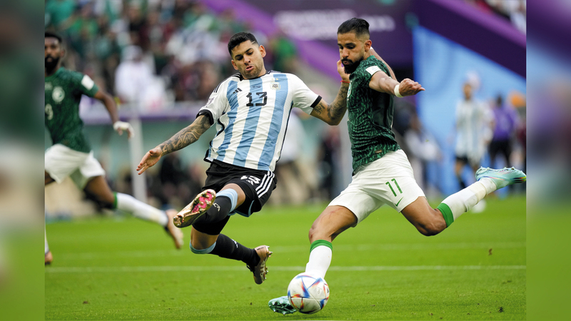 المنتخب السعودي هزم الأرجنتين قبل أن يخسر من بولندا والمكسيك ويودّع المونديال. أ.ب
