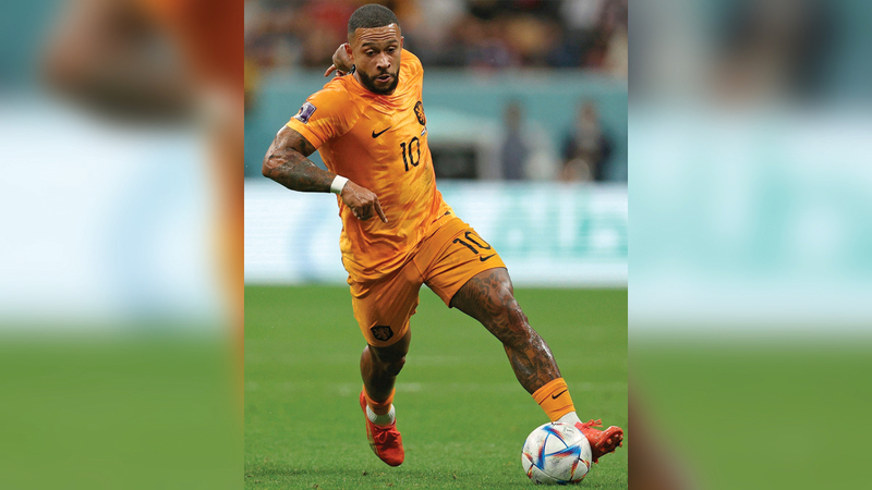 مهاجم هولندا ديباي. أ.ف.ب