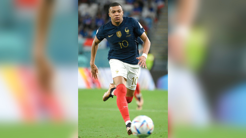 القناص الفرنسي كيليان مبابي أكبر خطر على مرمى الإنجليز. أ.ف.ب