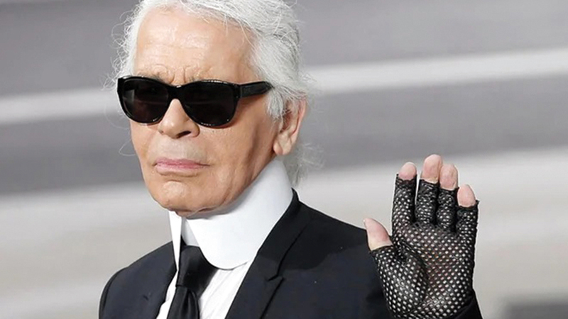 كارل لاغرفيلد ودّع عالم الموضة بمجموعة أزياء شانيل شتاء 2019. أرشيفية