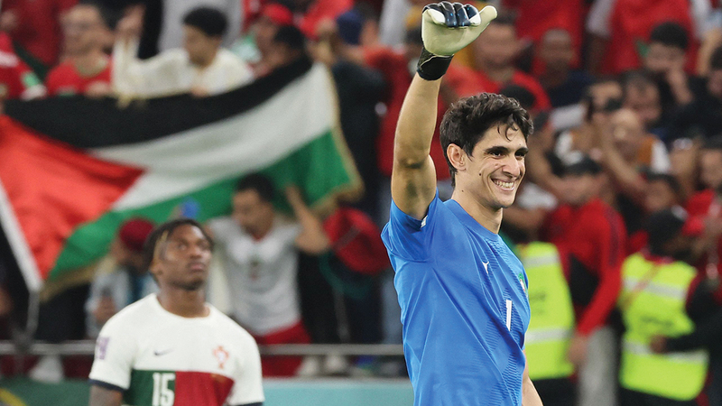 الحارس ياسين بونو لعب دور البطولة وحمى شباك المغرب أمام أقوى مهاجمي البرتغال. أ.ف.ب