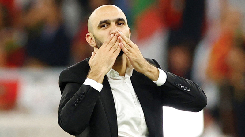 الراكراكي يعرف كيف يستخدم العناصر الموجودة لديه. رويترز