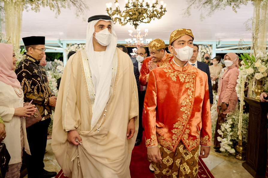 Khalid bin Mohammed bin Zayed attends the wedding ceremony of the son