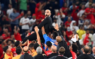 الصورة: مفاجأة.. مدرب المغرب شارك في فيلم قبل 16 عاماً توقع إنجاز كأس العالم (فيديو)