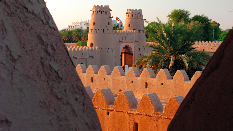 قلعة الجاهلي تعكس أهمية مدينة العين وتاريخها.   من المصدر