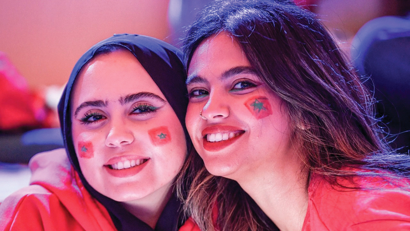 مشجعات المغرب في دبي ساندن «أسود الأطلس» بقوة. تصوير: باتريك كاستيلو