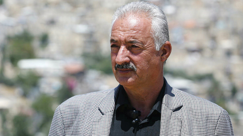 الباحث في شؤون القدس فخري أبودياب: «إن ربط الاحتلال الأراضي المحتلة عام 1948 مع الأراضي التي استولى عليها في عام 1967، بواسطة الشارع الاستيطاني الجديد، يعني شطب ما يسمى (الخط الأخضر) الفاصل بينهما».