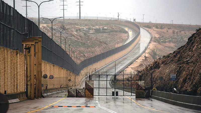 الشارع سيضاعف الاستيطان داخل البلدات الفلسطينية في المناطق الواقعة على مساره.   الإمارات اليوم