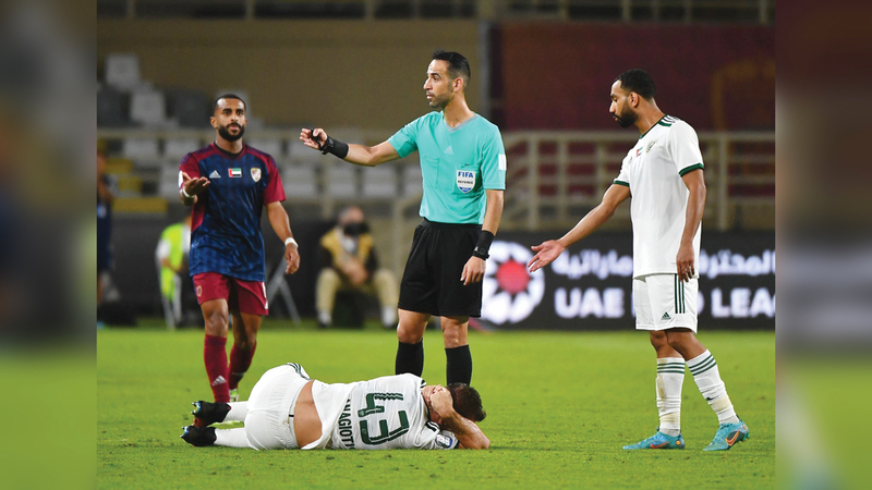 الوحدة وخورفكان استفادا خلال لقائهما الأخير من الاحتساب الدقيق للوقت بدل الضائع.   تصوير: إريك أرازاس