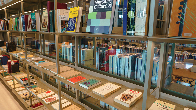 الإصدارات في التاريخ والجغرافيا والفنون والآداب والفلسفة وغيرها من المجالات.    من المصدر