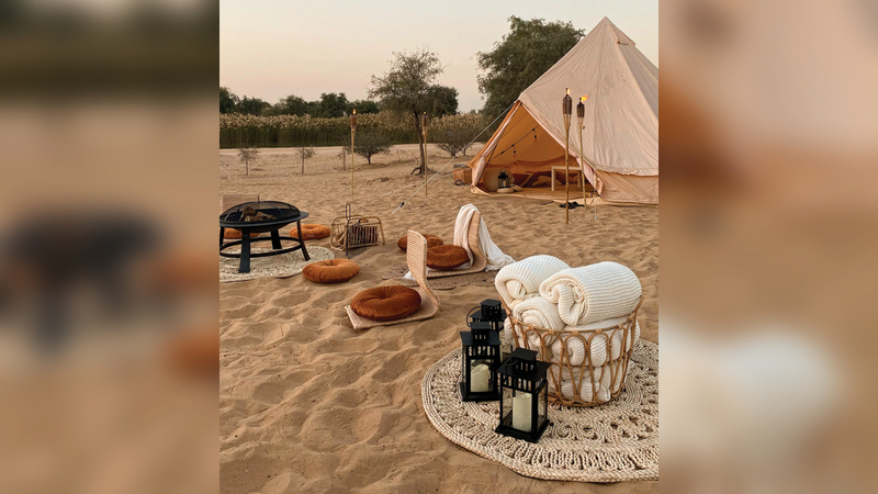 يُبرز الدليل مجموعة من الوجهات الخارجية ومواقع التنزّه والتخييم كما يقدم نصائح حول الأماكن الملائمة للشواء والتخييم.   الإمارات اليوم