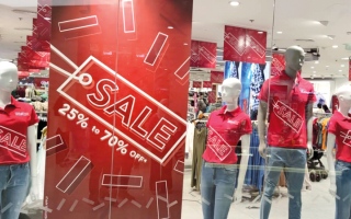 الصورة: «12 ساعة من التخفيضات» تزيد الإقبال على مراكز للتسوق في دبي