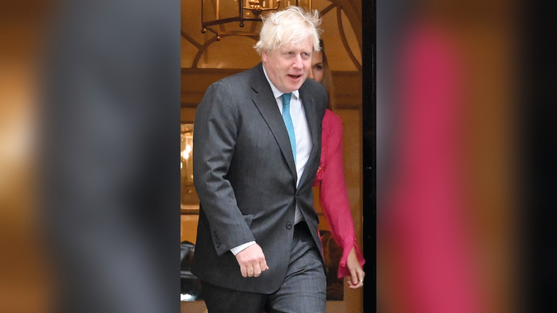 جونسون غادر «10 داونينغ ستريت» بعد سلسلة من المشكلات والاستقالات.   أرشيفية