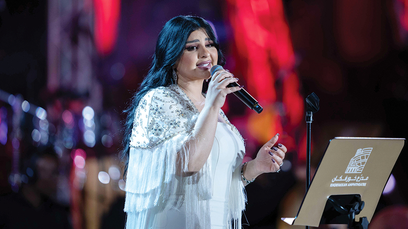 أصيل هميم قدمت باقة من أغانيها، وشاركها الجمهور غناء &laquo;سر الحياة&raquo; و&laquo;بلاني زماني&raquo; و&laquo;يشبهك قلبي&raquo;.