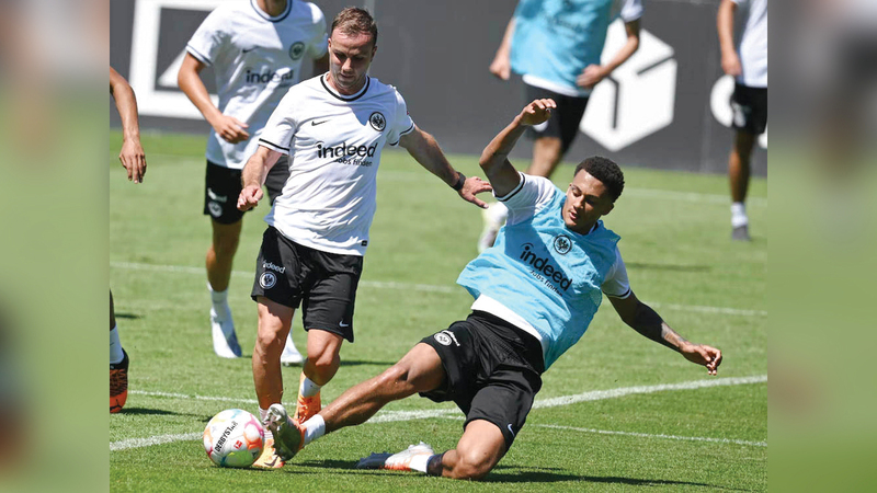 آينتراخت بطل الدوري الأوروبي يعسكر في دبي. من المصدر