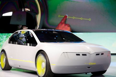 كشفت شركة بي إم دبليو (BMW) في إطار مشاركتها بمعرض الإلكترونيات الاستهلاكية (CES 2023) عن نموذجين من "سيارات المستقبل" التي تمتاز بأن لها مزاجا خاصا بها، فضلًا عن قدرتها على التفاعل مع أمزجة أصحابها. الصور عن وكالات