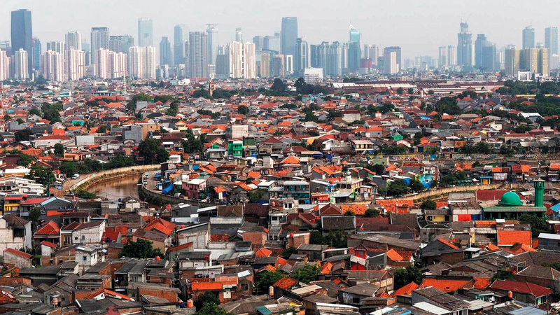 تعاني العاصمة الإندونيسية من الاكتظاظ السكاني.  أرشيفية
