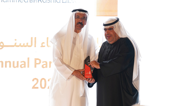 ويكرم عبدالله محمد خوري نائب رئيس مجموعة الخوري. من المصدر